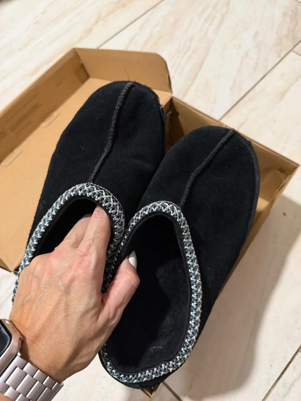 Tasman slippers size 5 UGG